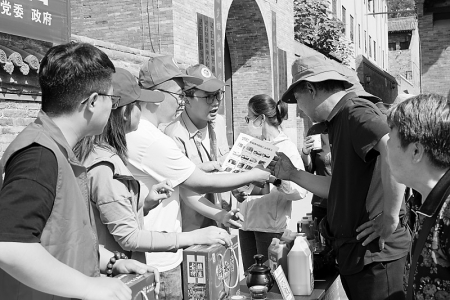           直播拓宽农民增收致富渠道 图片由静升镇政府提供        