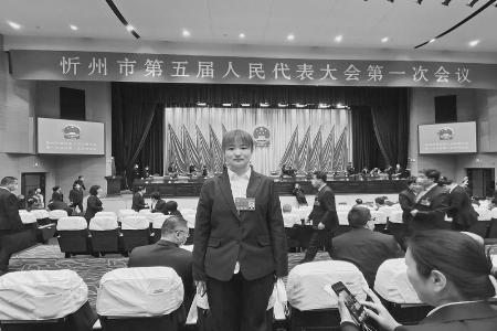           用辛勤付出保障着千家万户的光明 图片由受访者提供        