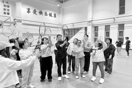           学员们边学习边释放压力 图片由团陵川县委提供        