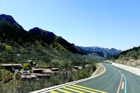           太行一号旅游公路左权段 本组摄影 本报记者 任小芳        