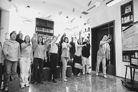           “共读+互动”的形式激发阅读热情 图片由中铁十七局建筑公司提供        